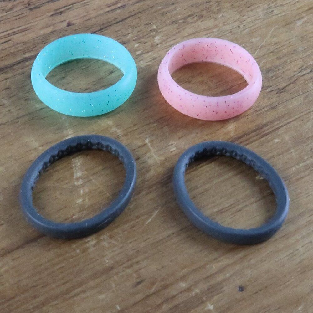 SILICONE RING SET FOR WOMEN HYPOALLERGENIC ACTIVE LIFESTYLE SET OF 4 SIZE 7βNEW